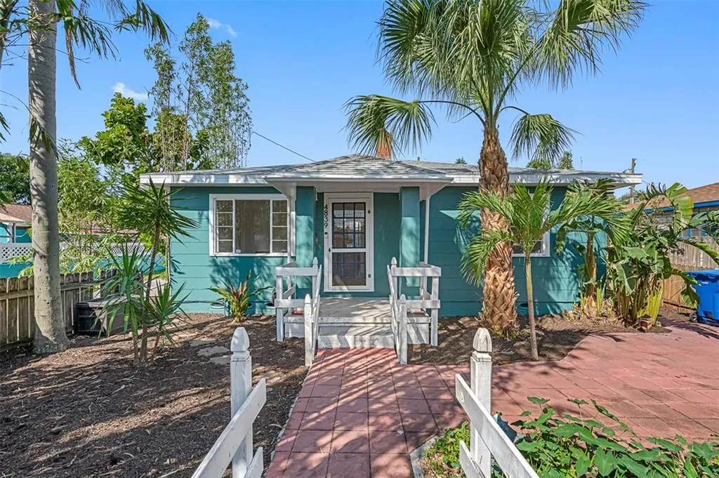 4839 20th Avenue N St Petersburg FL 33713