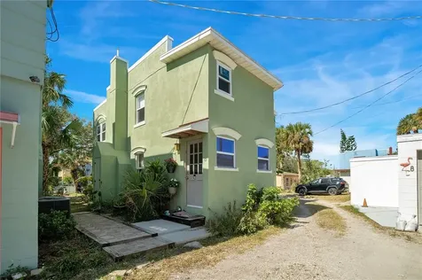 8 Clarendon Court Daytona Beach FL 32118