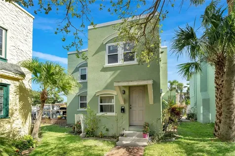 8 Clarendon Court Daytona Beach FL 32118