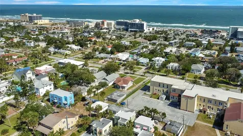 8 Clarendon Court Daytona Beach FL 32118