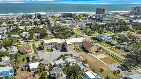 8 Clarendon Court Daytona Beach FL 32118