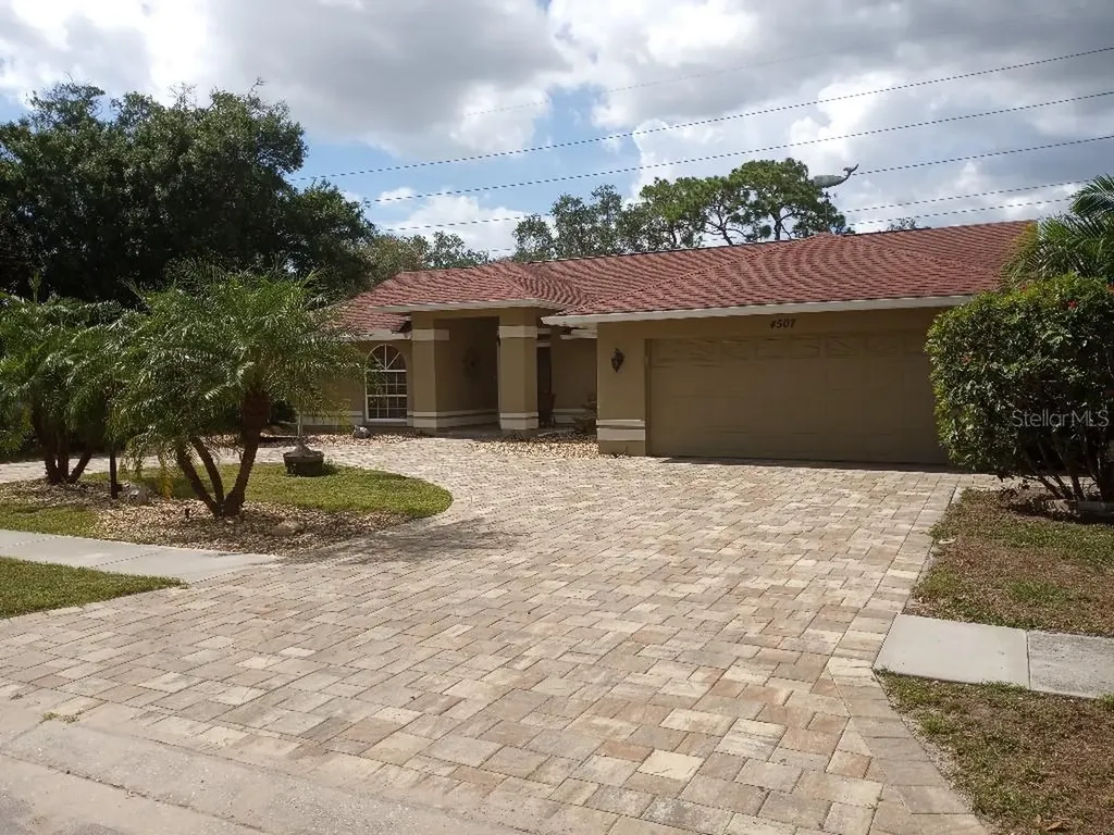 4507 Diamond Circle N Sarasota FL 34233