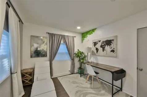 6466 30th Way N St Petersburg FL 33702