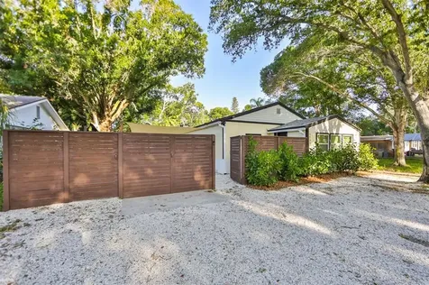 6466 30th Way N St Petersburg FL 33702