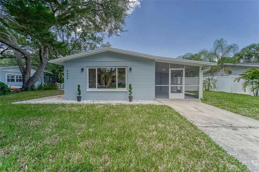 4609 W Hawthorne Road Tampa FL 33611