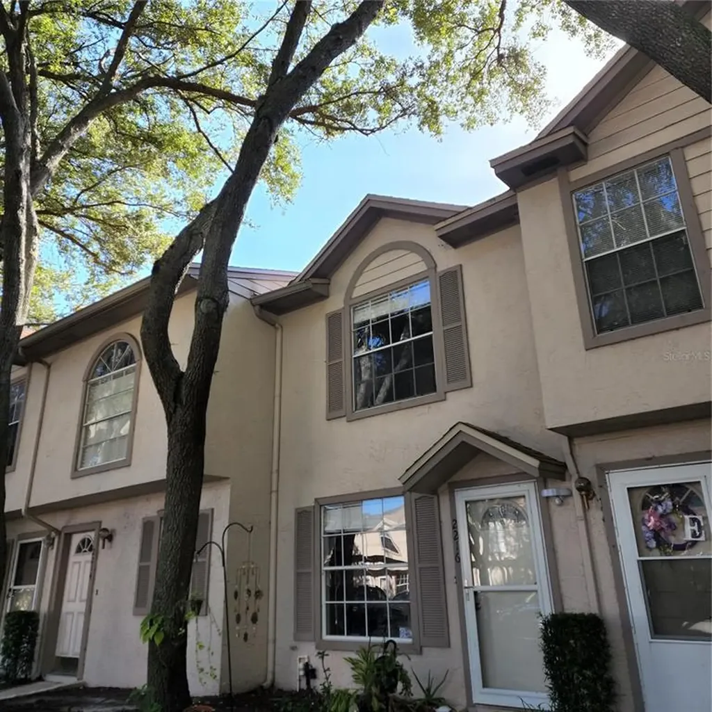 2216 Fletchers Point Circle Tampa FL 33613