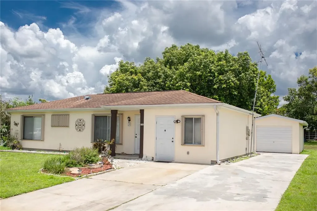 2474 Roxbury Circle North Port FL 34287