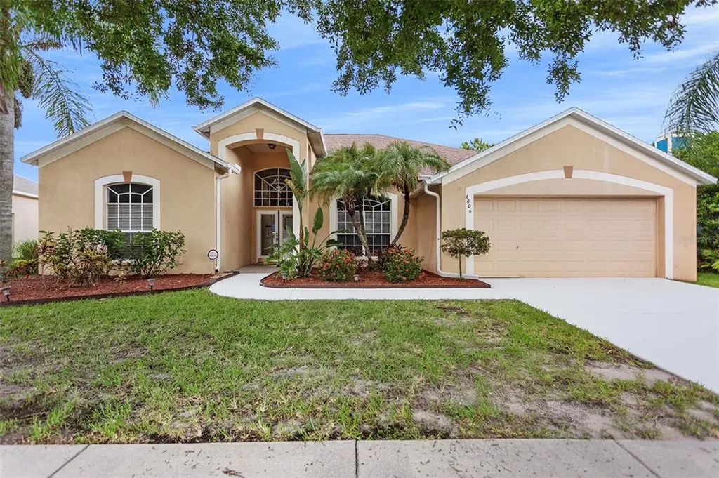 6806 Regents Village Way Apollo Beach FL 33572