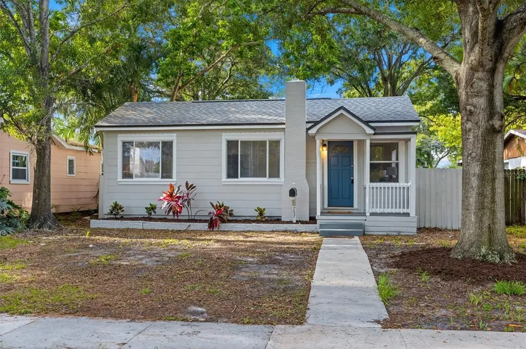 757 49th Avenue N St Petersburg FL 33703