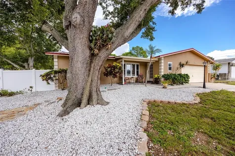 8667 139th Street Seminole FL 33776