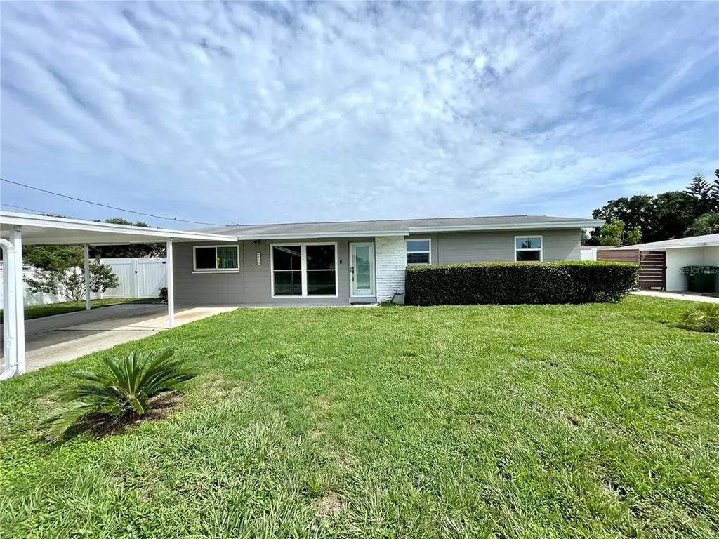 4715 W Montgomery Avenue Tampa FL 33616