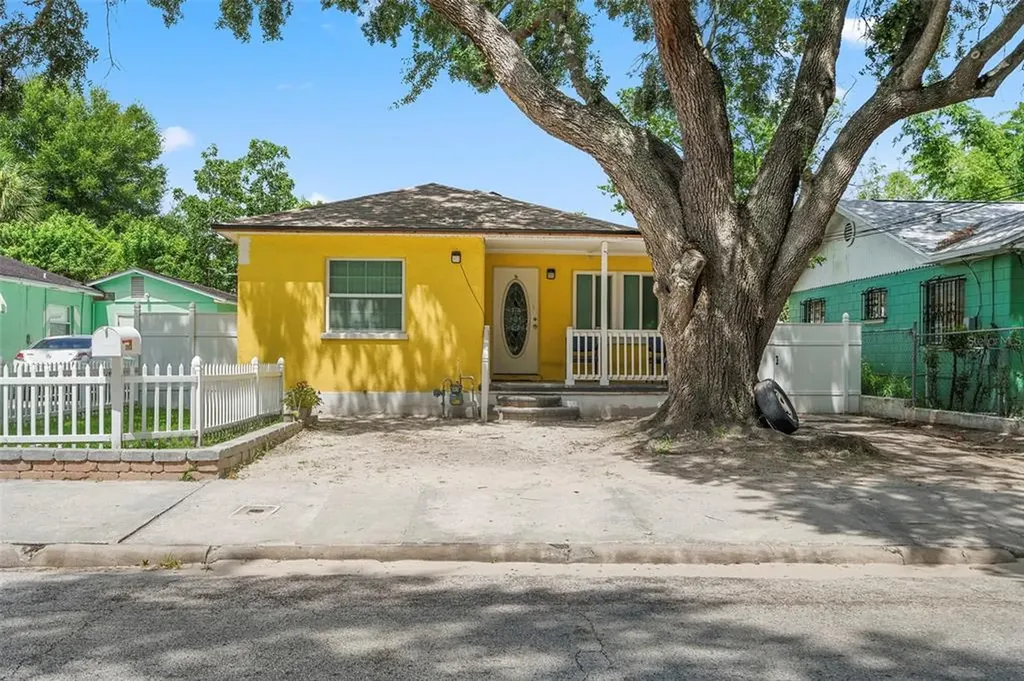 2908 N 17th Street Tampa FL 33605