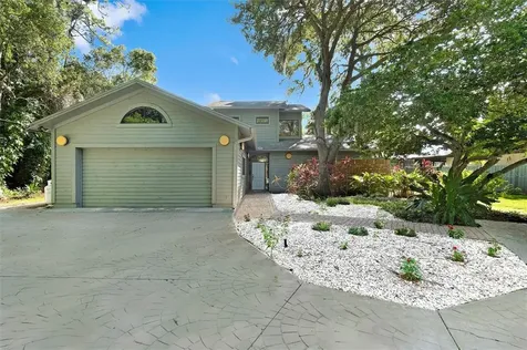 1356 Country Club Way S St Petersburg FL 33705