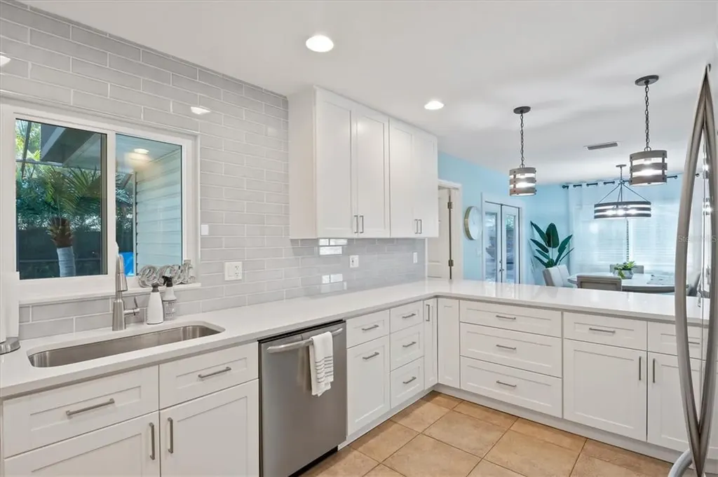 2729 Sydelle Street Sarasota FL 34237