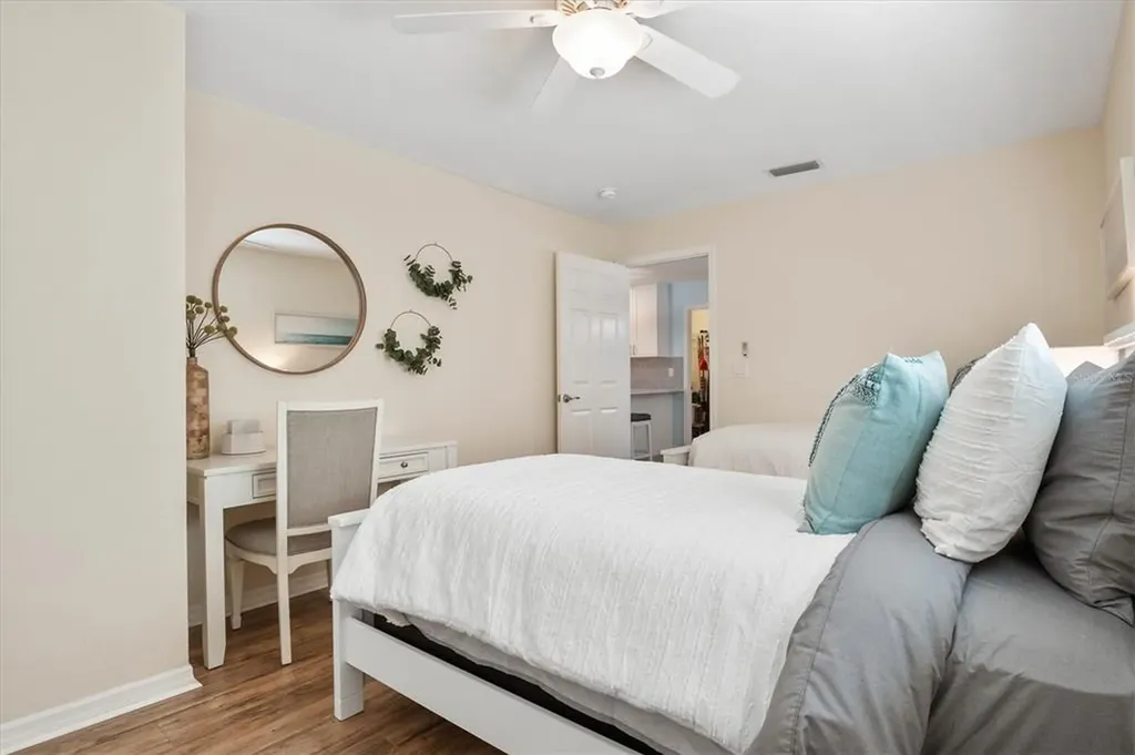 2729 Sydelle Street Sarasota FL 34237