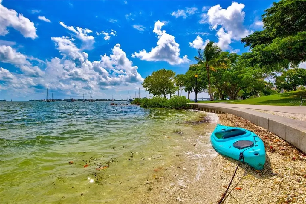 2729 Sydelle Street Sarasota FL 34237