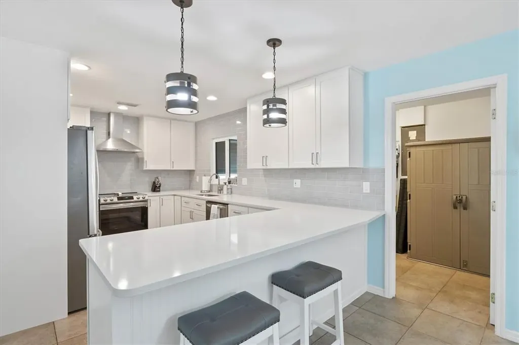 2729 Sydelle Street Sarasota FL 34237