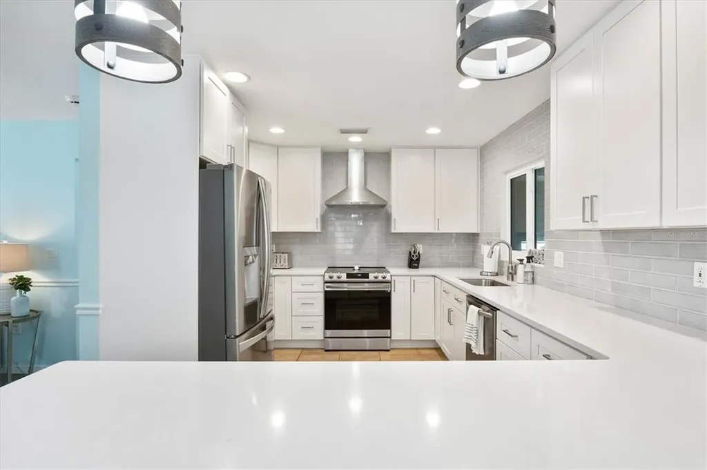 2729 Sydelle Street Sarasota FL 34237