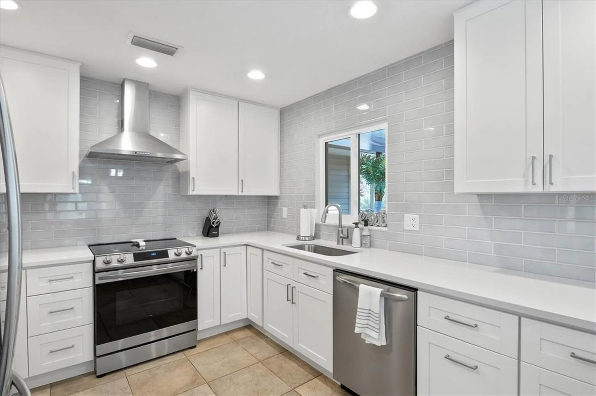 2729 Sydelle Street Sarasota FL 34237