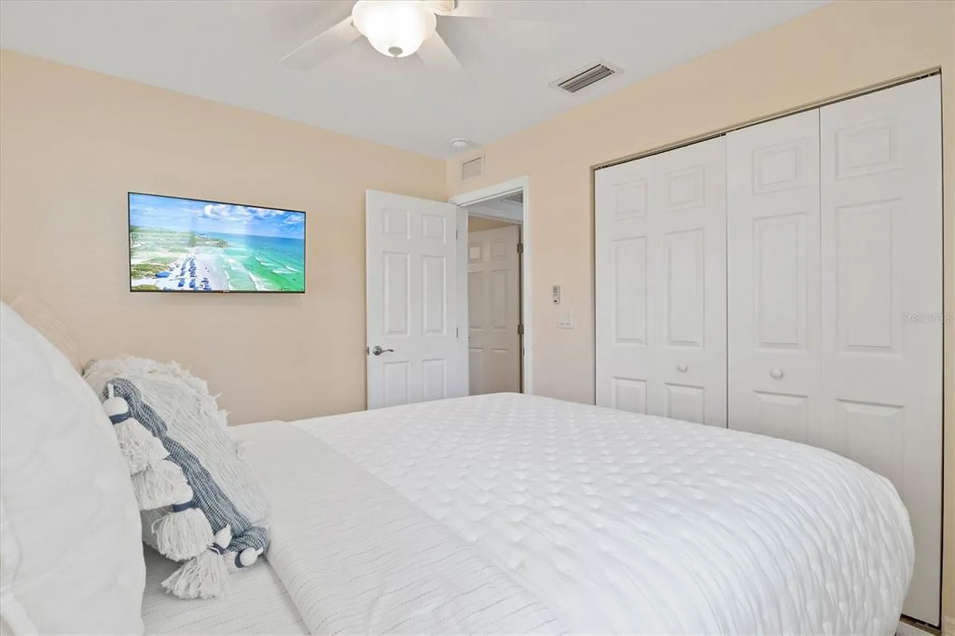 2729 Sydelle Street Sarasota FL 34237