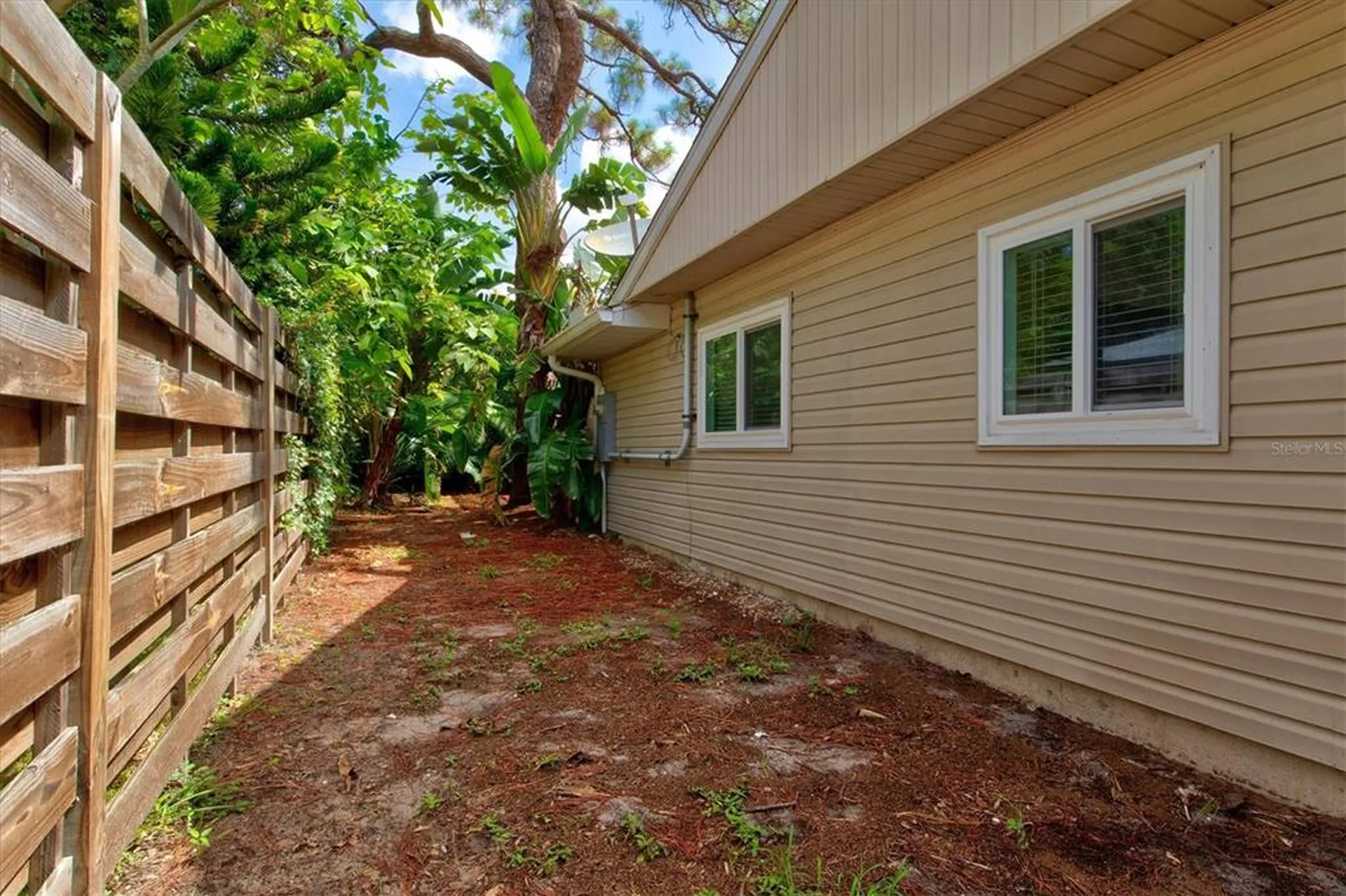 2729 Sydelle Street Sarasota FL 34237