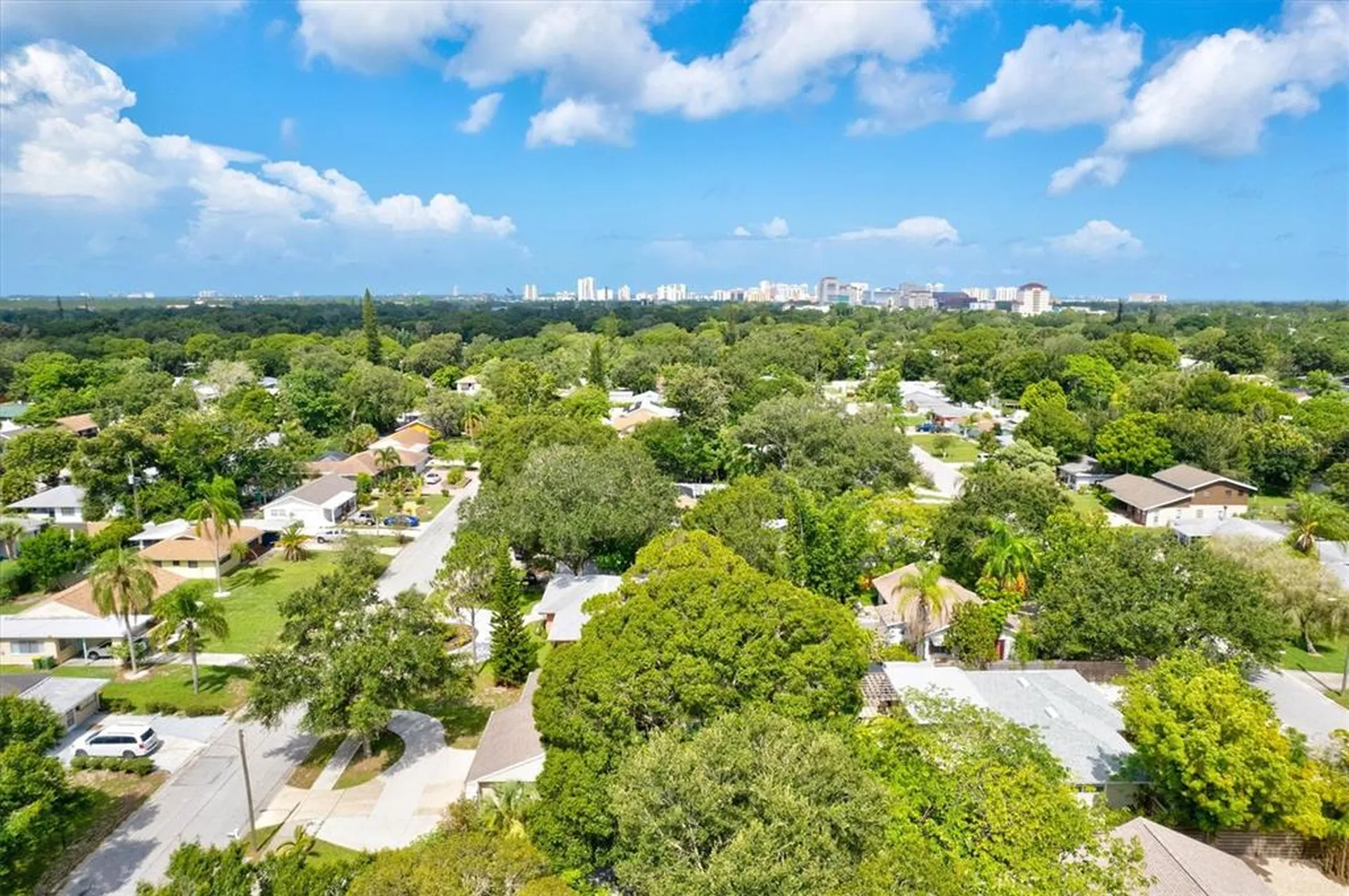 2729 Sydelle Street Sarasota FL 34237