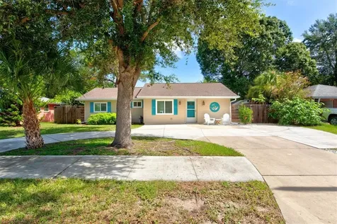 2729 Sydelle Street Sarasota FL 34237
