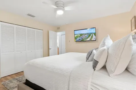 2729 Sydelle Street Sarasota FL 34237