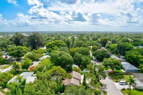 2729 Sydelle Street Sarasota FL 34237