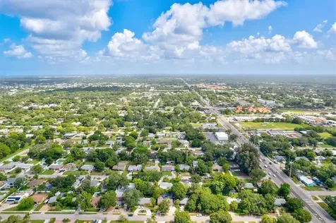 2729 Sydelle Street Sarasota FL 34237