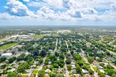 2729 Sydelle Street Sarasota FL 34237