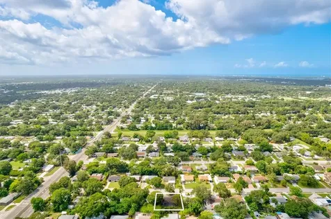 2729 Sydelle Street Sarasota FL 34237