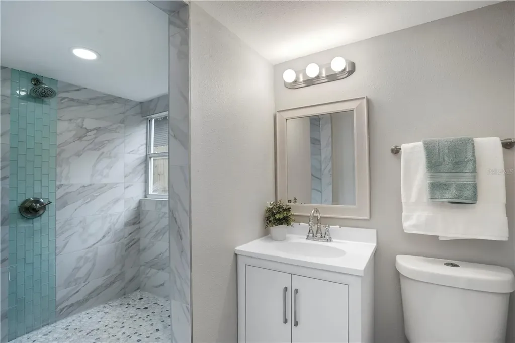 4705 Hollingsworth Avenue Sarasota FL 34233