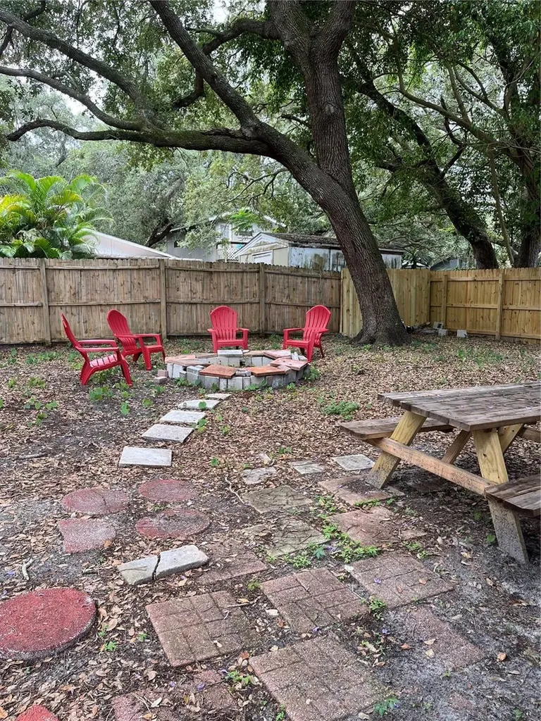 4705 Hollingsworth Avenue Sarasota FL 34233