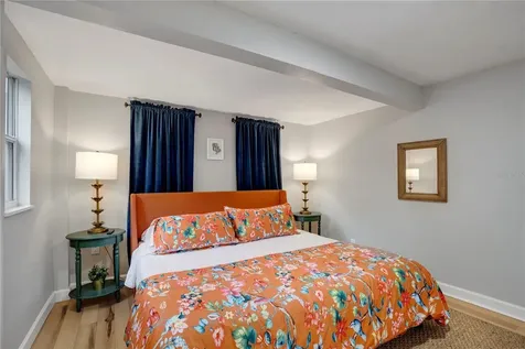 4705 Hollingsworth Avenue Sarasota FL 34233