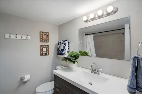 4705 Hollingsworth Avenue Sarasota FL 34233