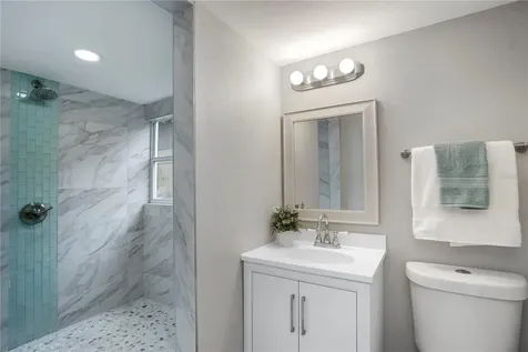 4705 Hollingsworth Avenue Sarasota FL 34233