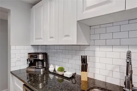 4705 Hollingsworth Avenue Sarasota FL 34233