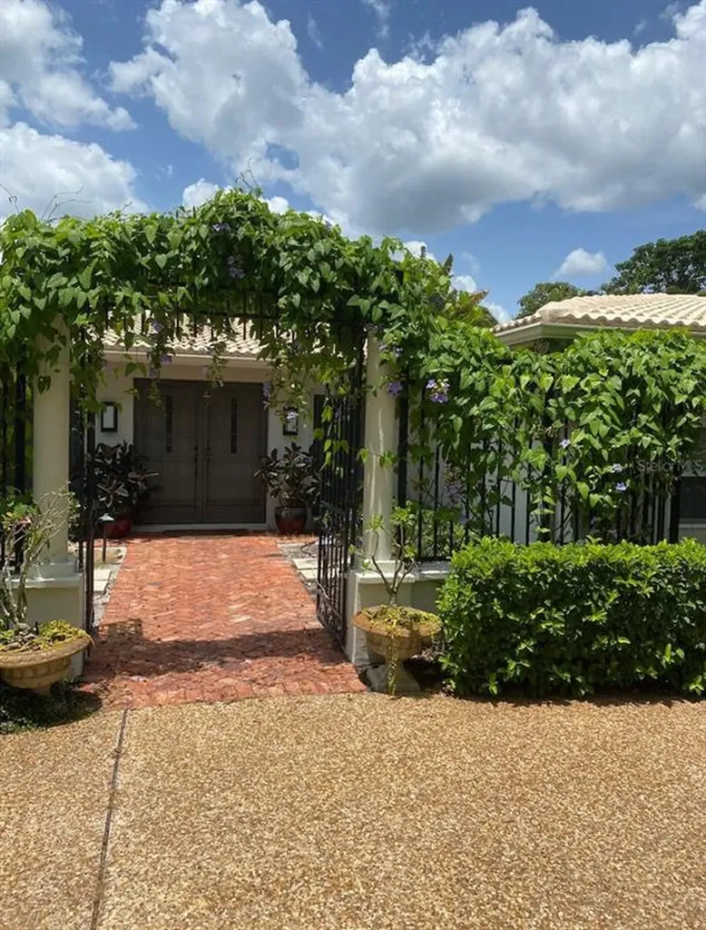 319 Bob White Way Sarasota FL 34236