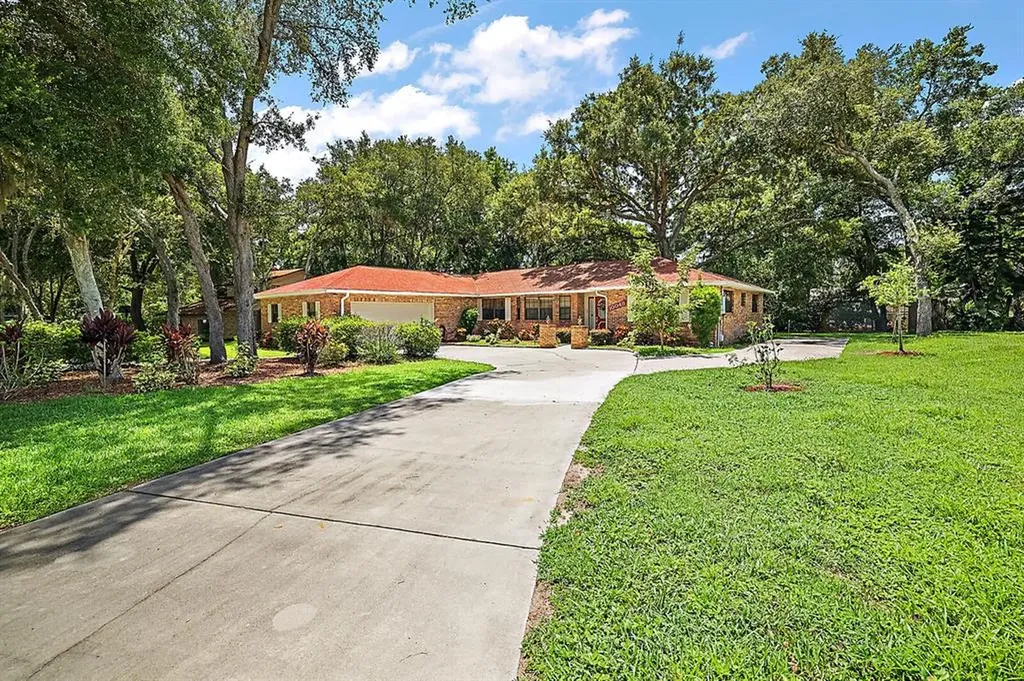 10048 Bunker Road Leesburg FL 34788