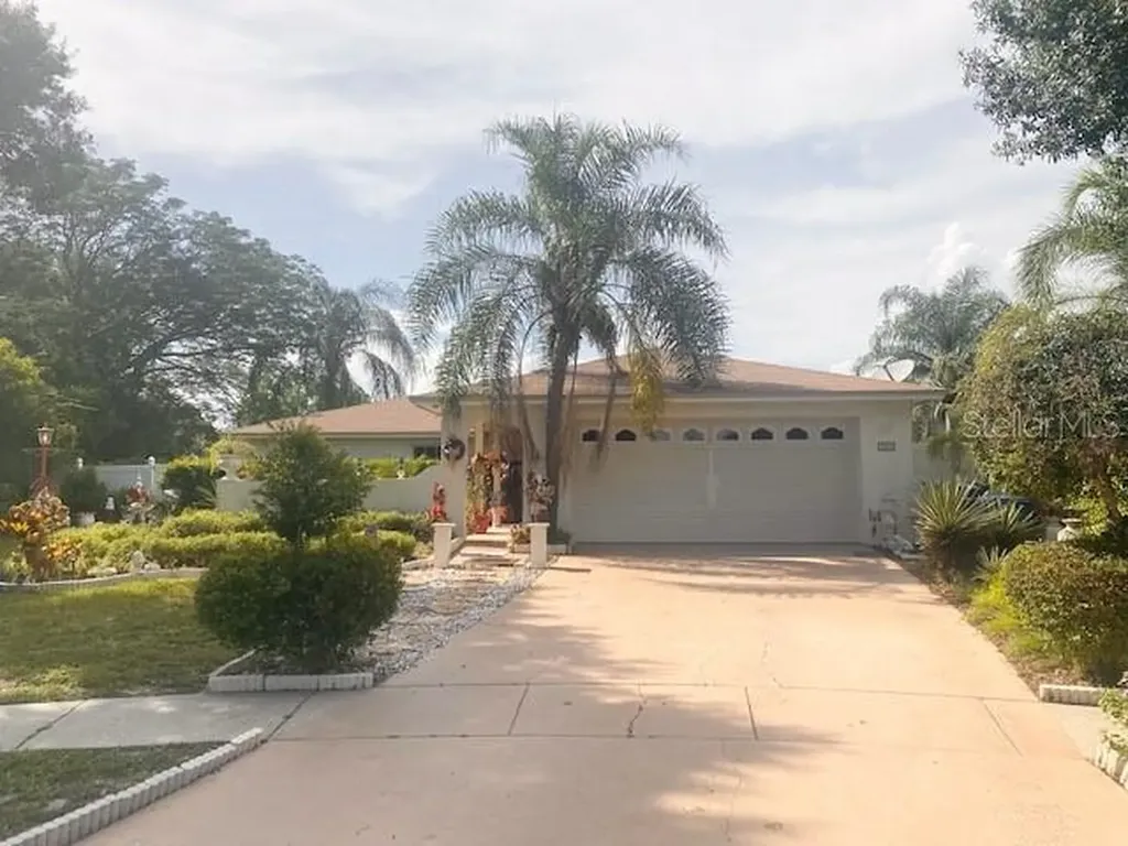 1014 Saxon Court Brandon FL 33510