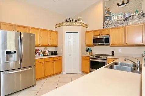 527 Carlsbad Drive Kissimmee FL 34758