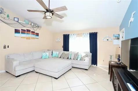527 Carlsbad Drive Kissimmee FL 34758