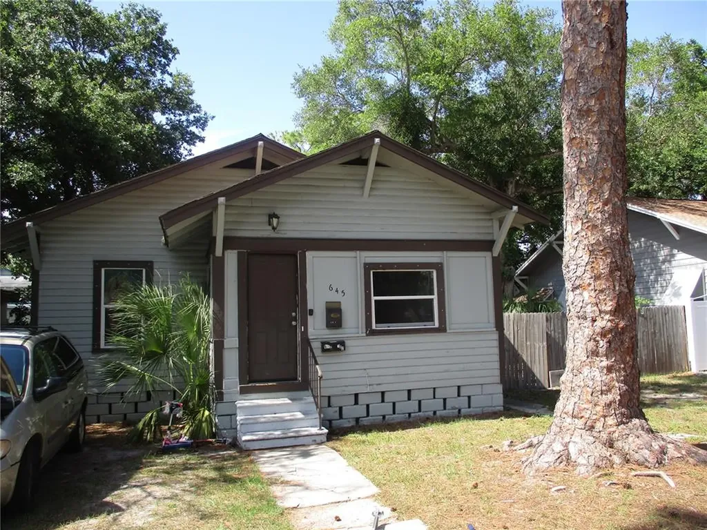 645 26th Avenue S St Petersburg FL 33705