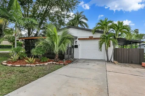 667 33rd Avenue N St Petersburg FL 33704