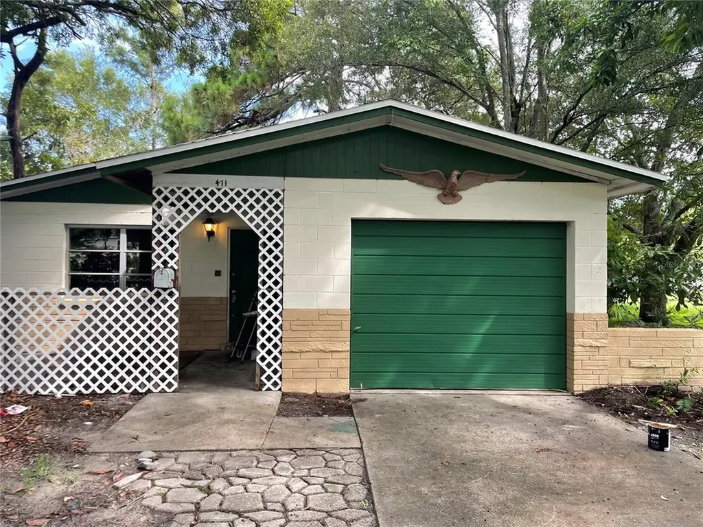 471 54th Avenue N St Petersburg FL 33703