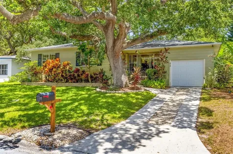 813 S Evergreen Avenue Clearwater FL 33756