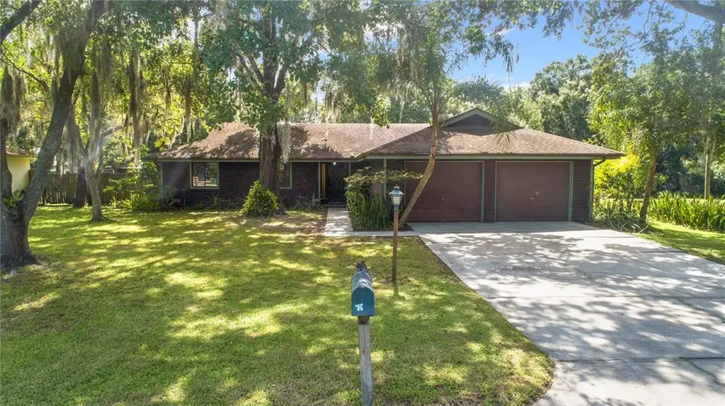 5016 Forestgreen Drive W Lakeland FL 33811