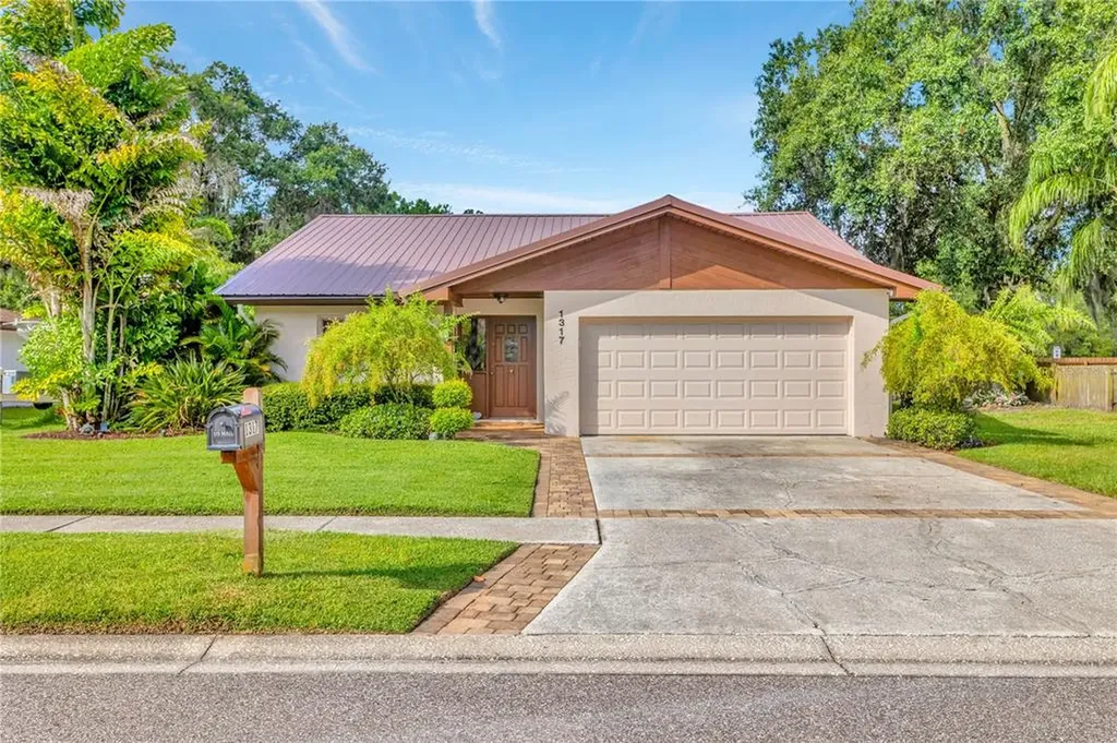 1317 W Redbud Street Plant City FL 33563
