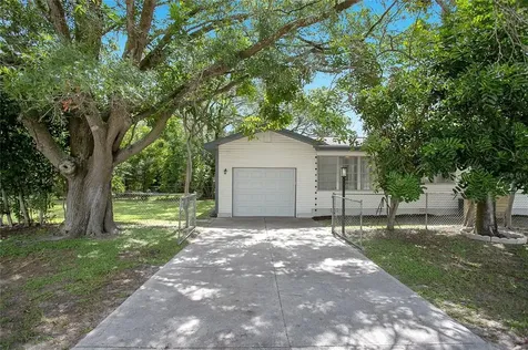 3895 55th Avenue N St Petersburg FL 33714